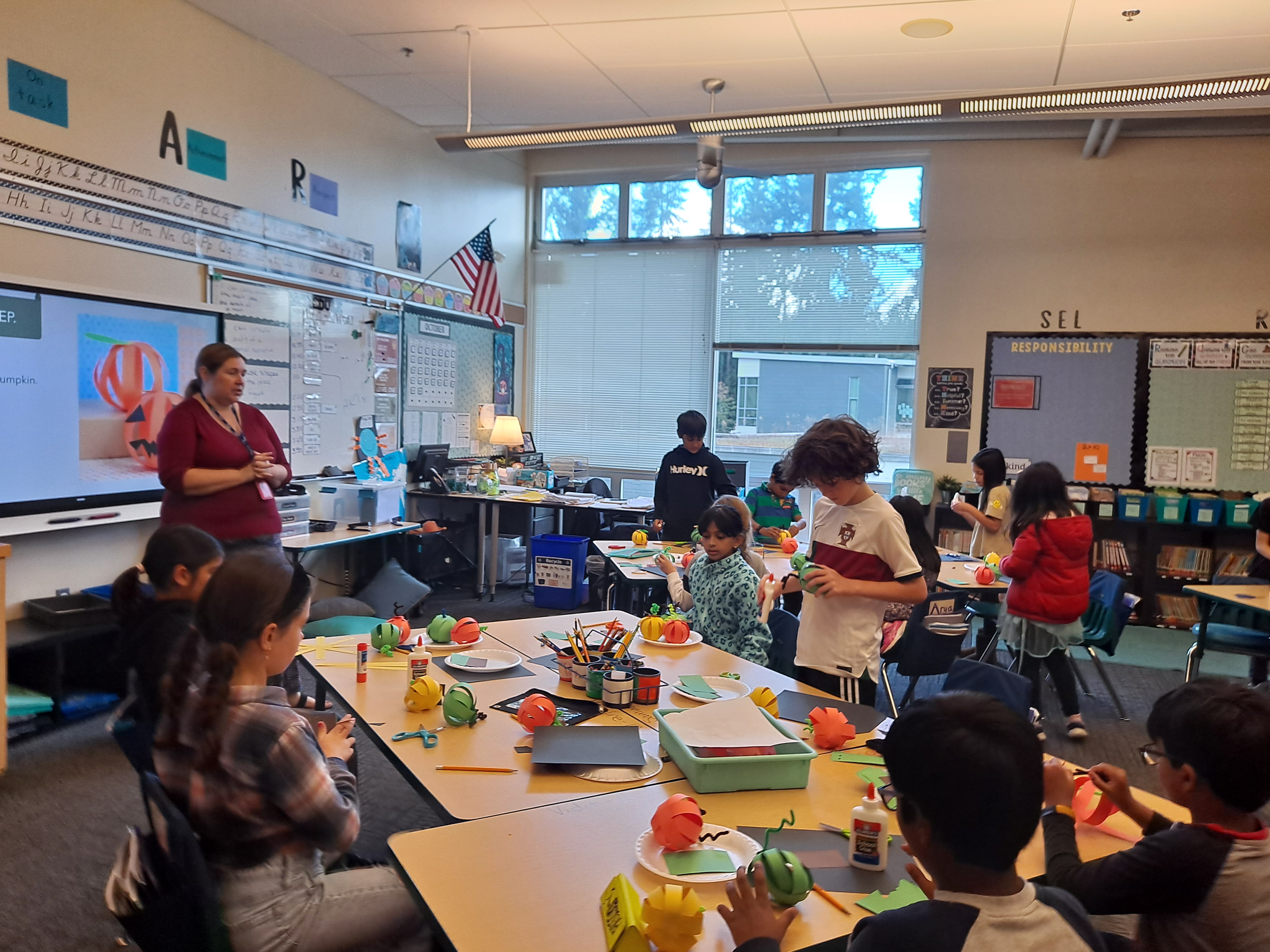 Ayesa Kaur teaching an art workshop